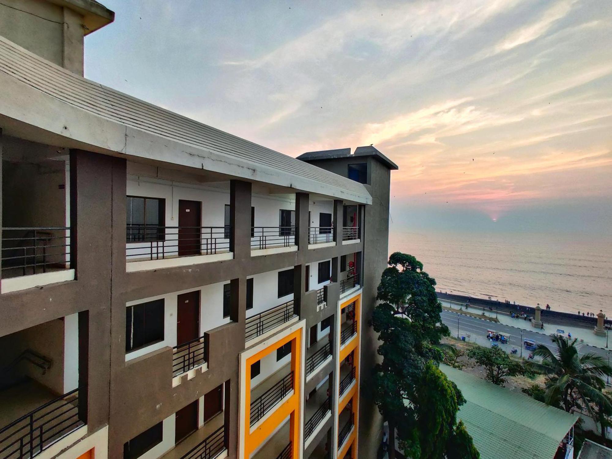 Golden Chariot Hotel Daman Kültér fotó