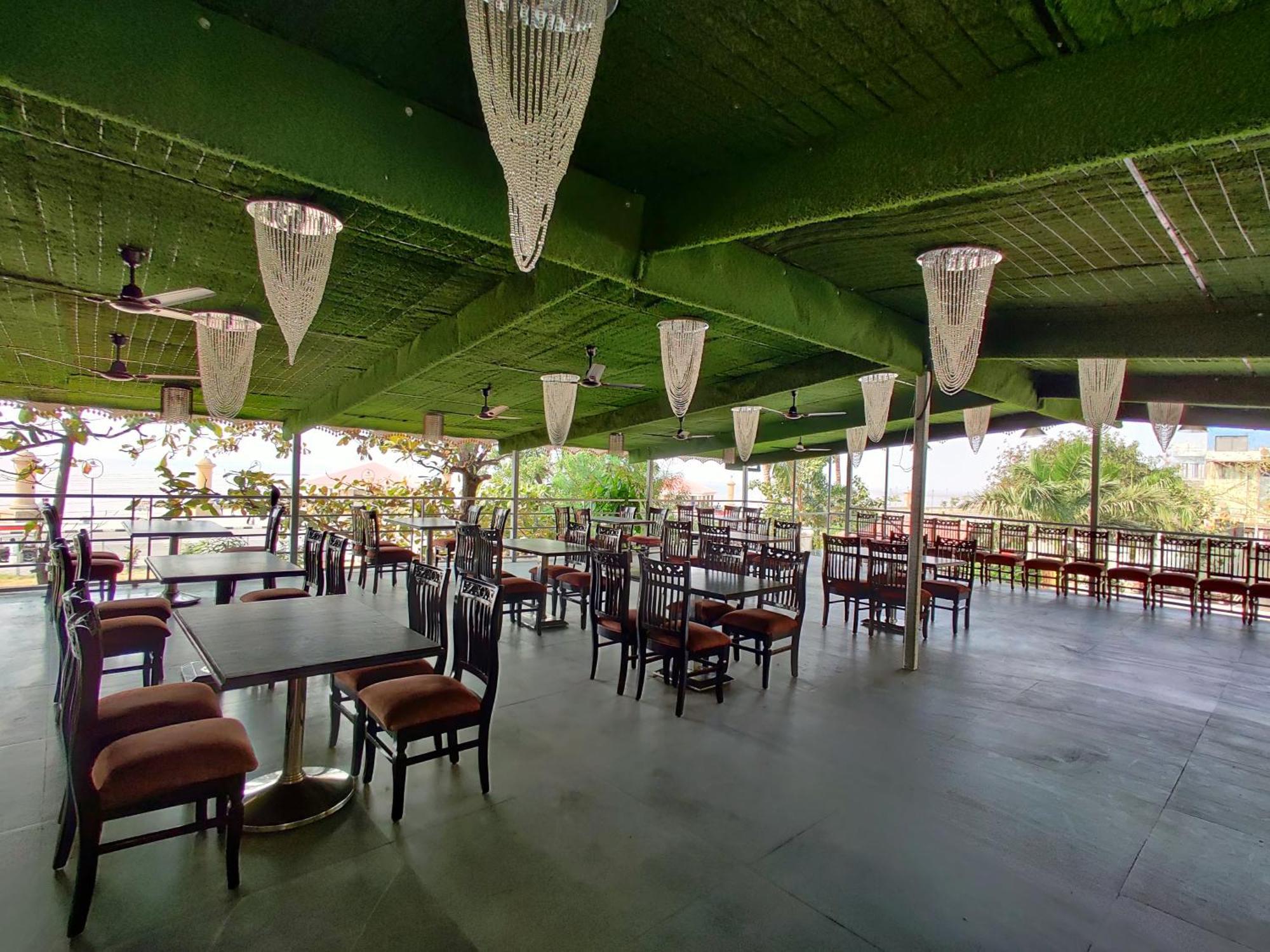 Golden Chariot Hotel Daman Kültér fotó