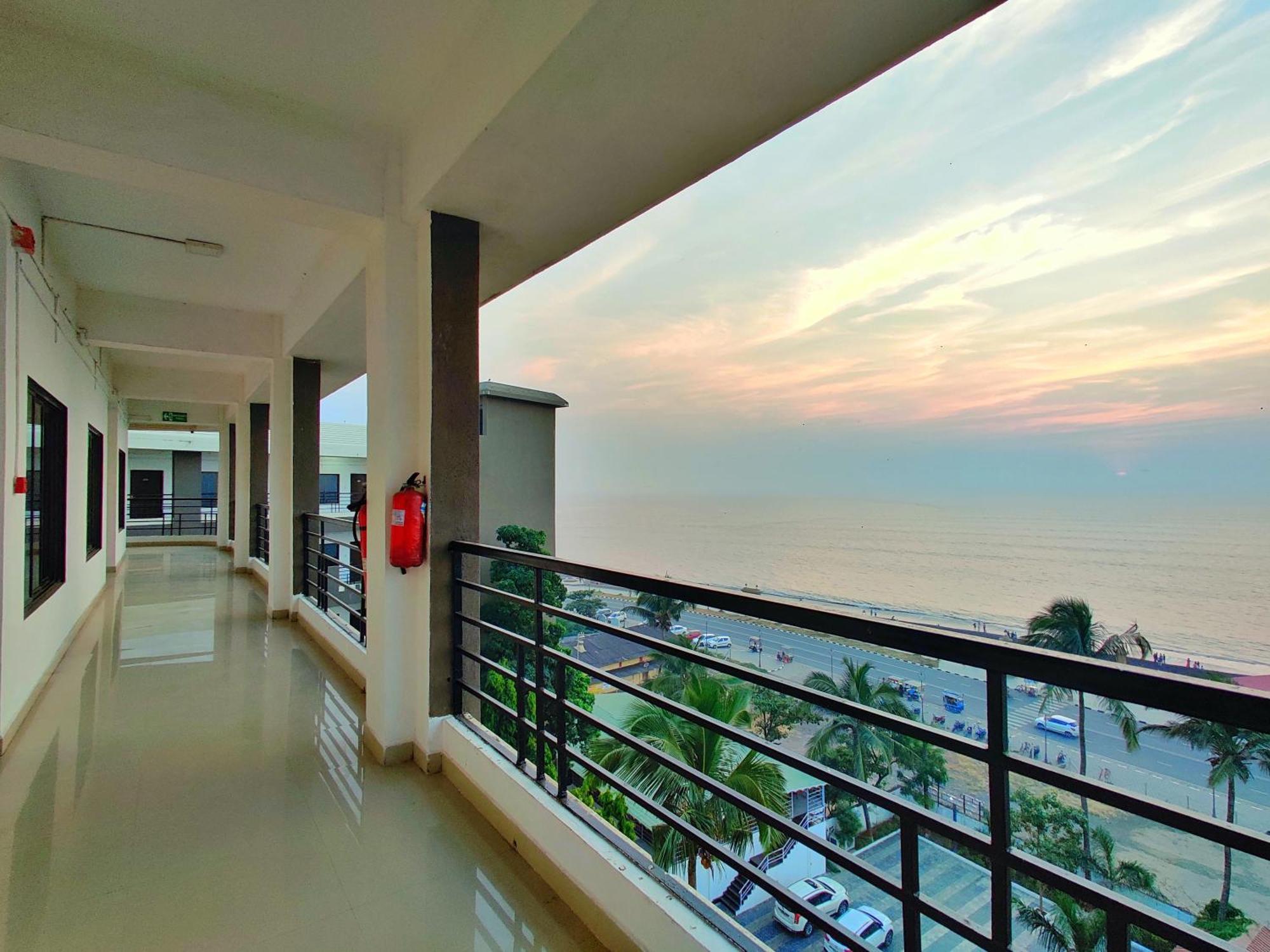 Golden Chariot Hotel Daman Kültér fotó