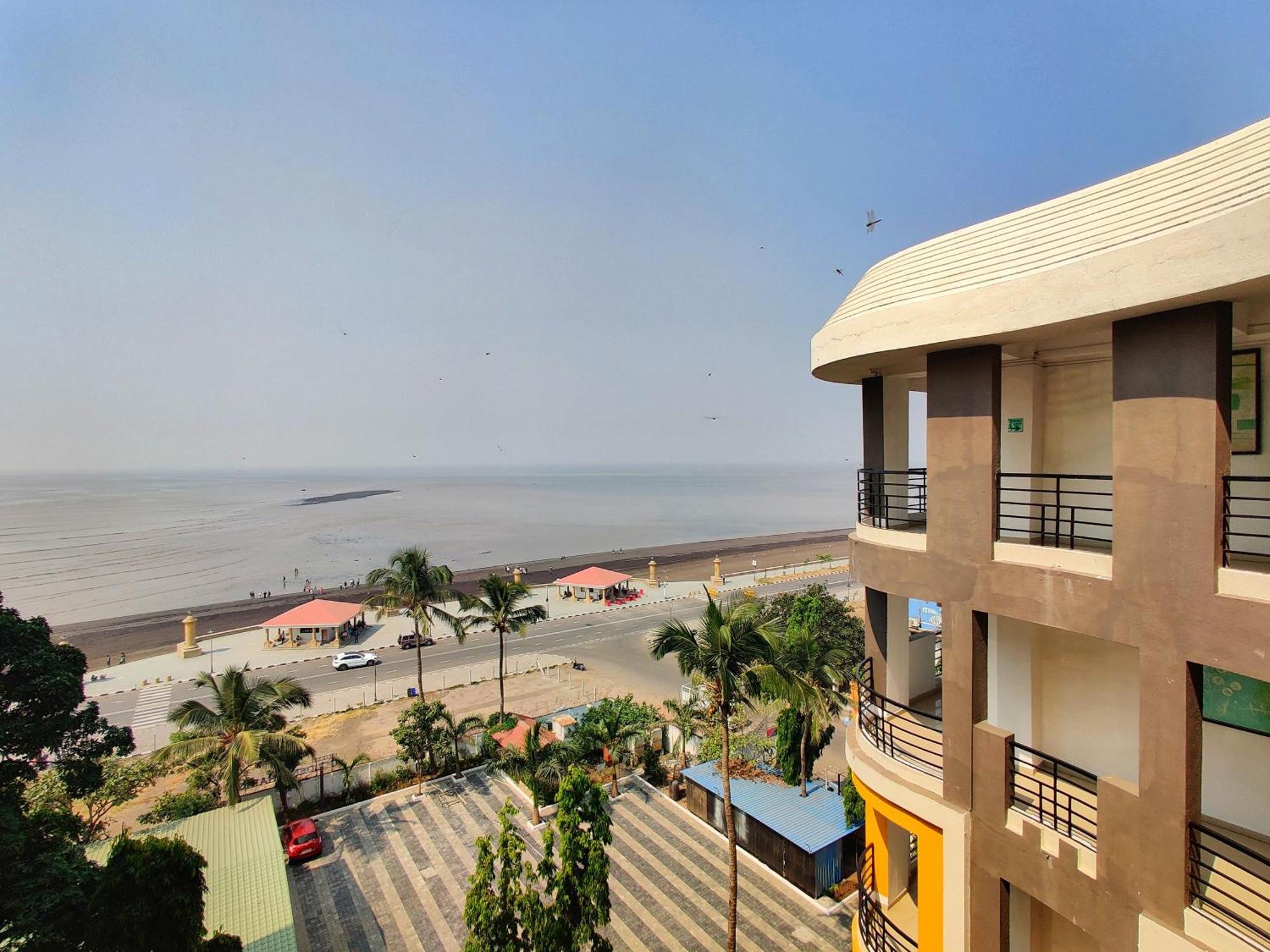 Golden Chariot Hotel Daman Kültér fotó