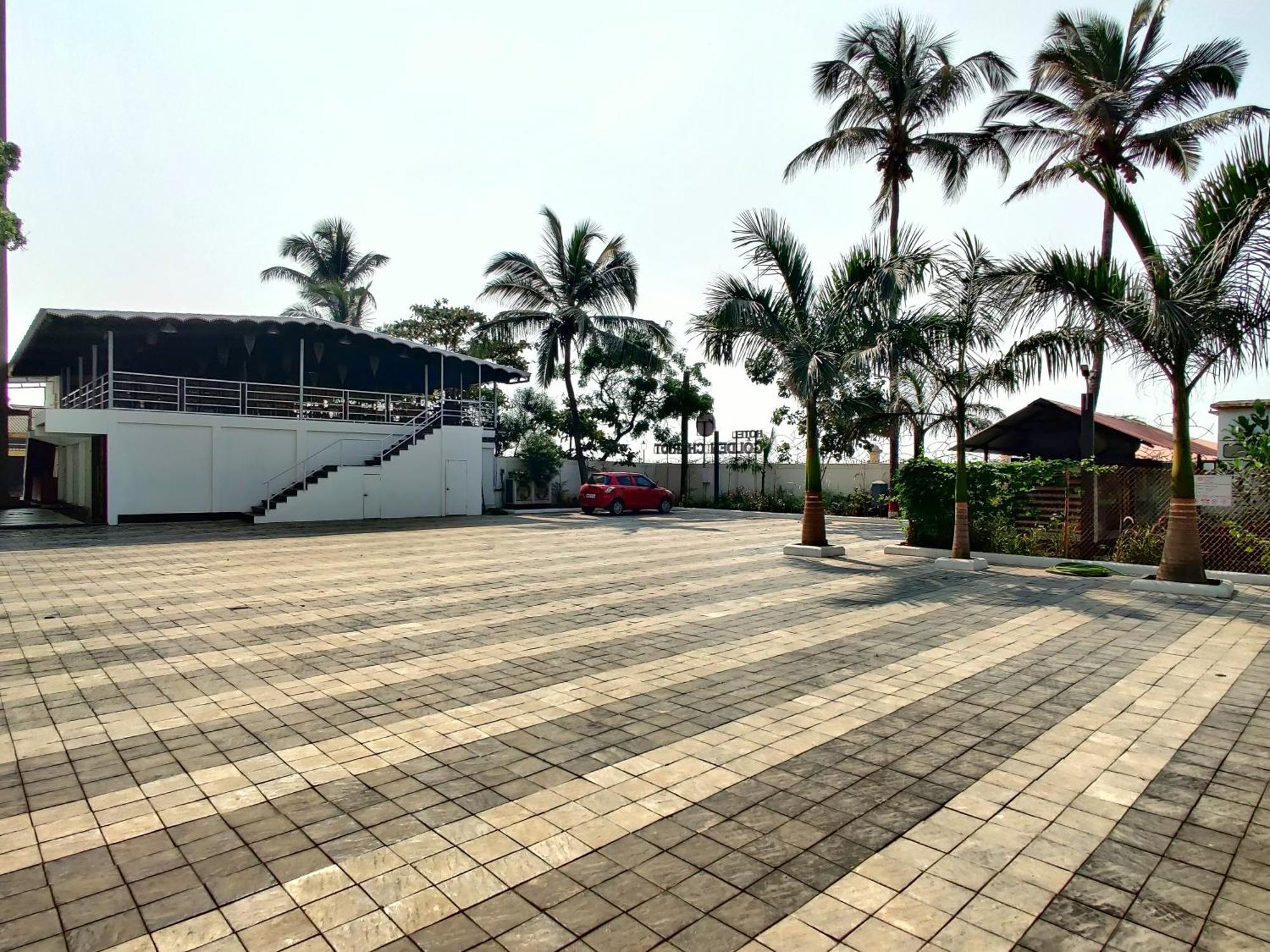 Golden Chariot Hotel Daman Kültér fotó