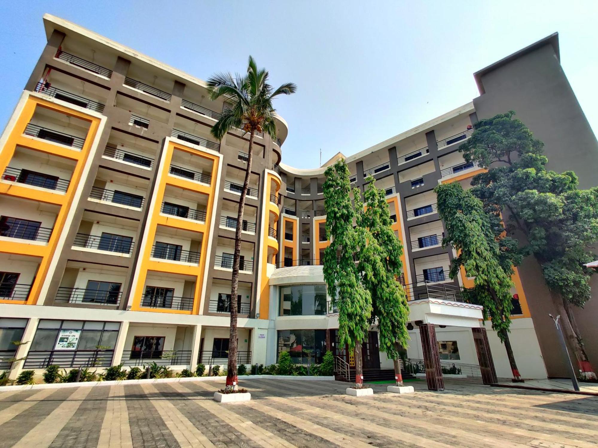 Golden Chariot Hotel Daman Kültér fotó