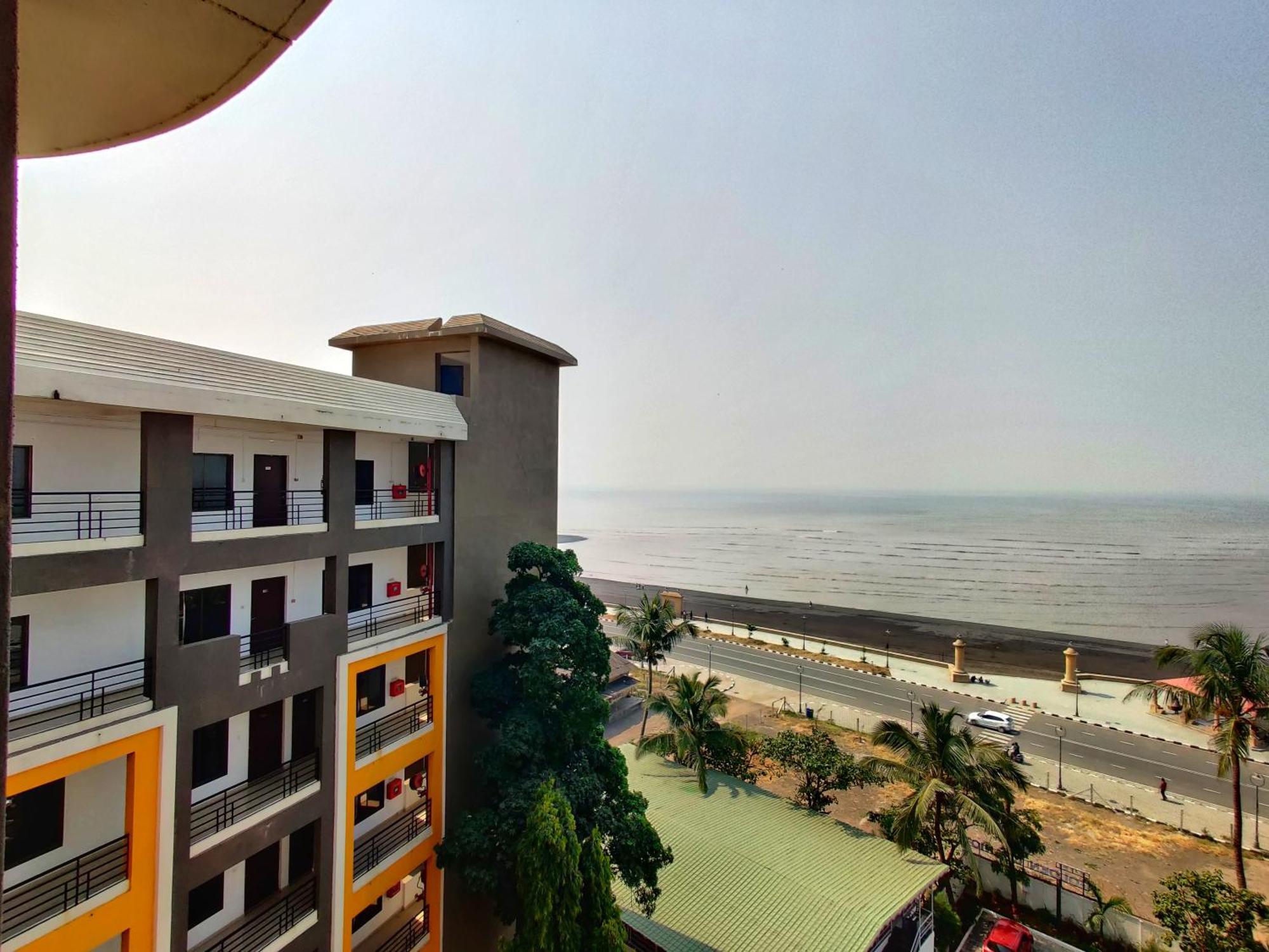 Golden Chariot Hotel Daman Kültér fotó
