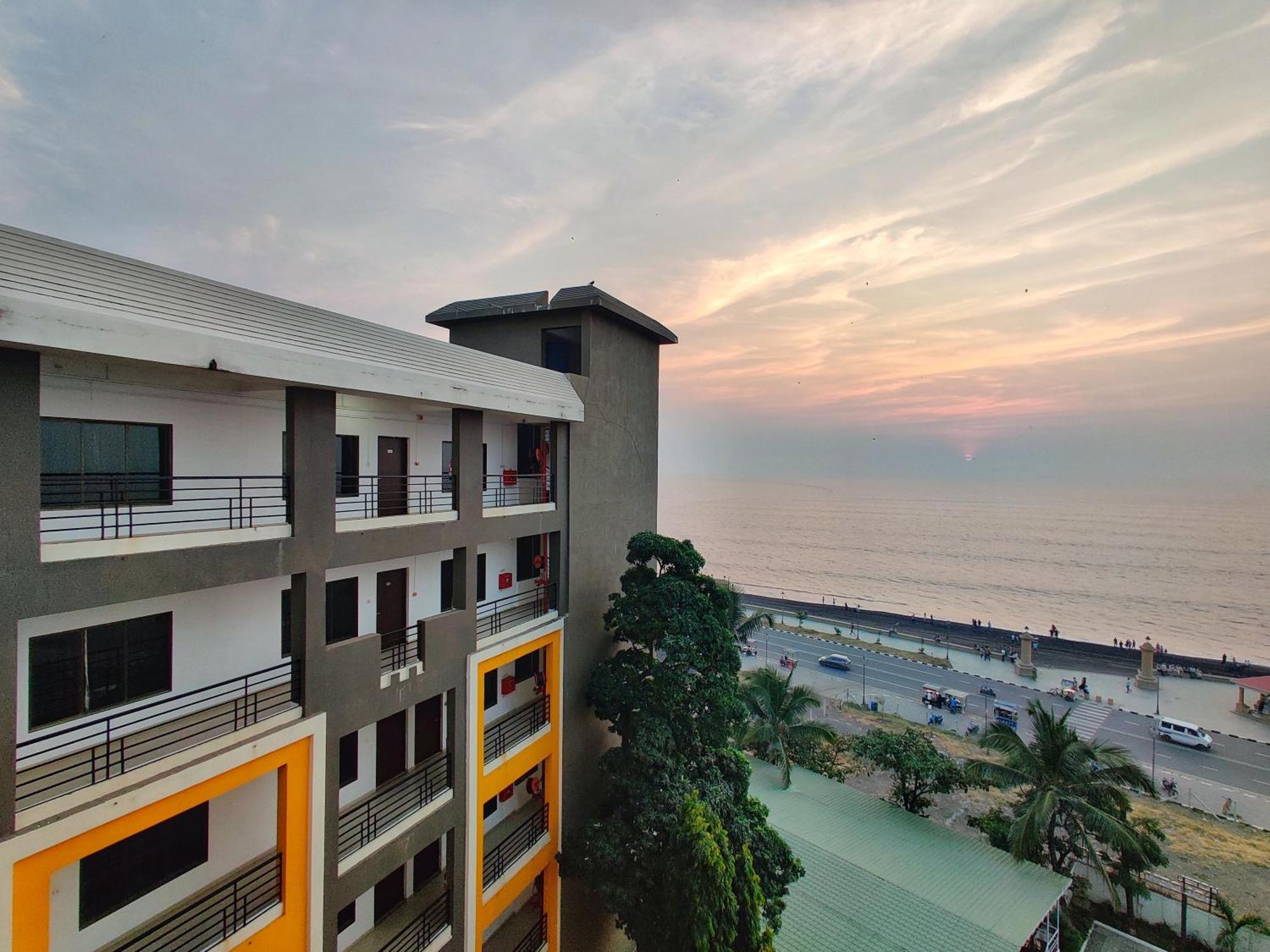 Golden Chariot Hotel Daman Kültér fotó