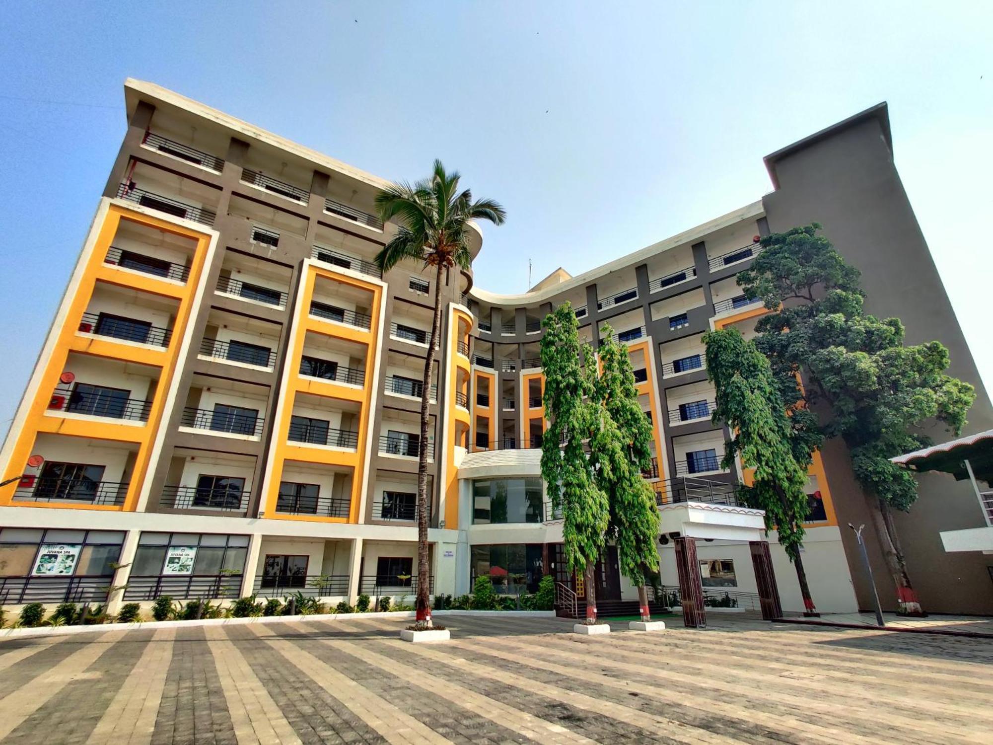 Golden Chariot Hotel Daman Kültér fotó