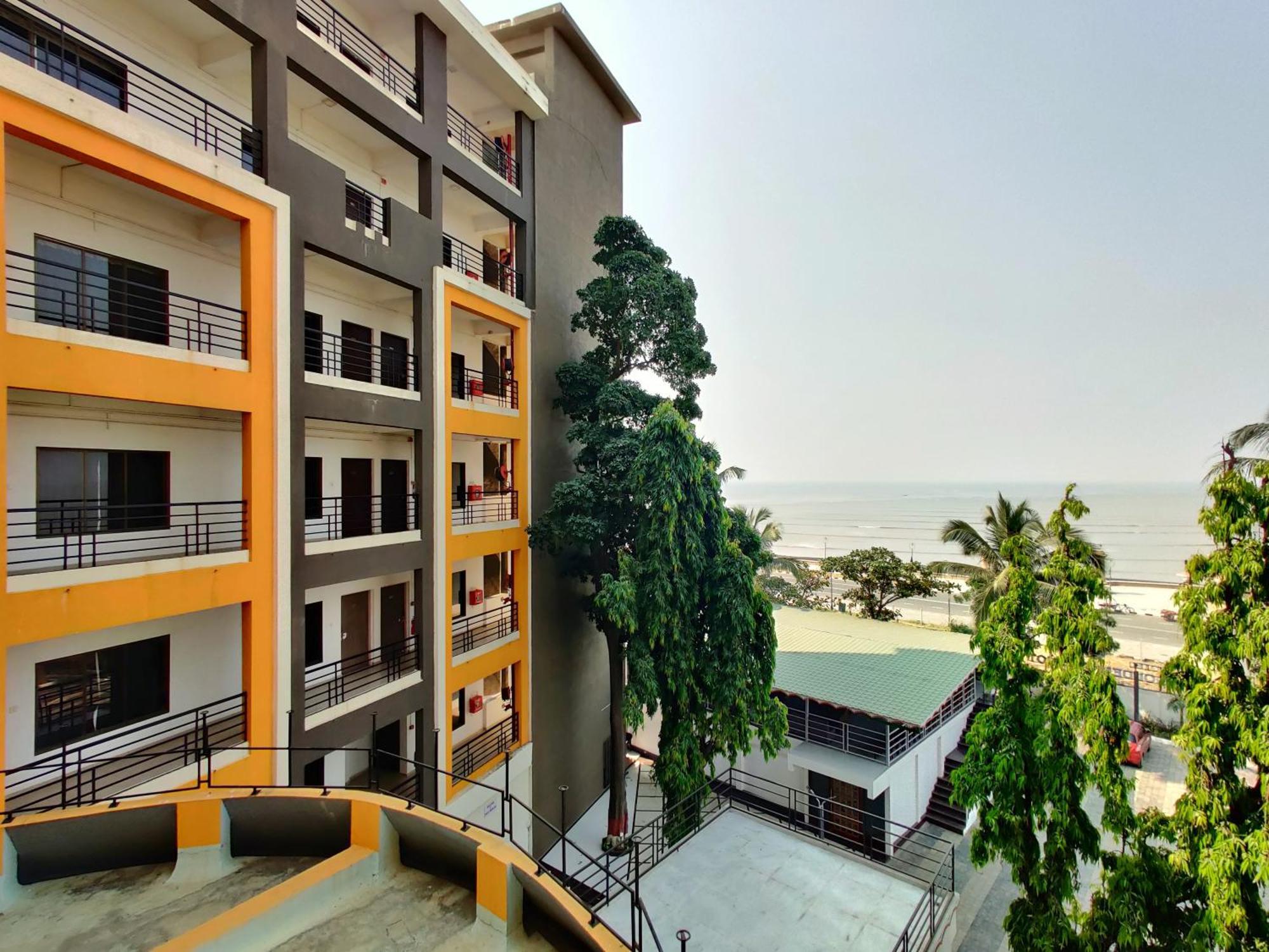 Golden Chariot Hotel Daman Kültér fotó