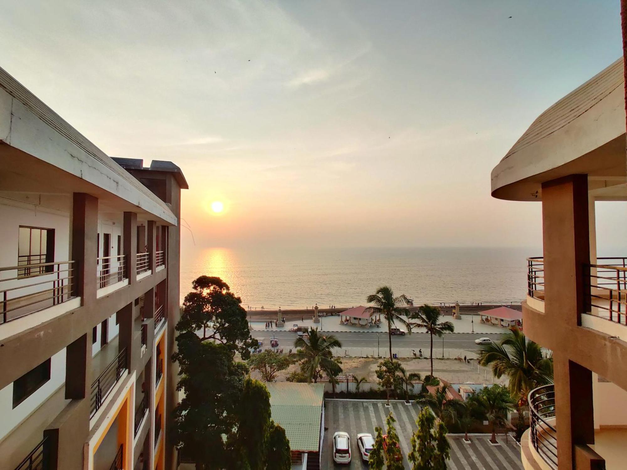 Golden Chariot Hotel Daman Kültér fotó