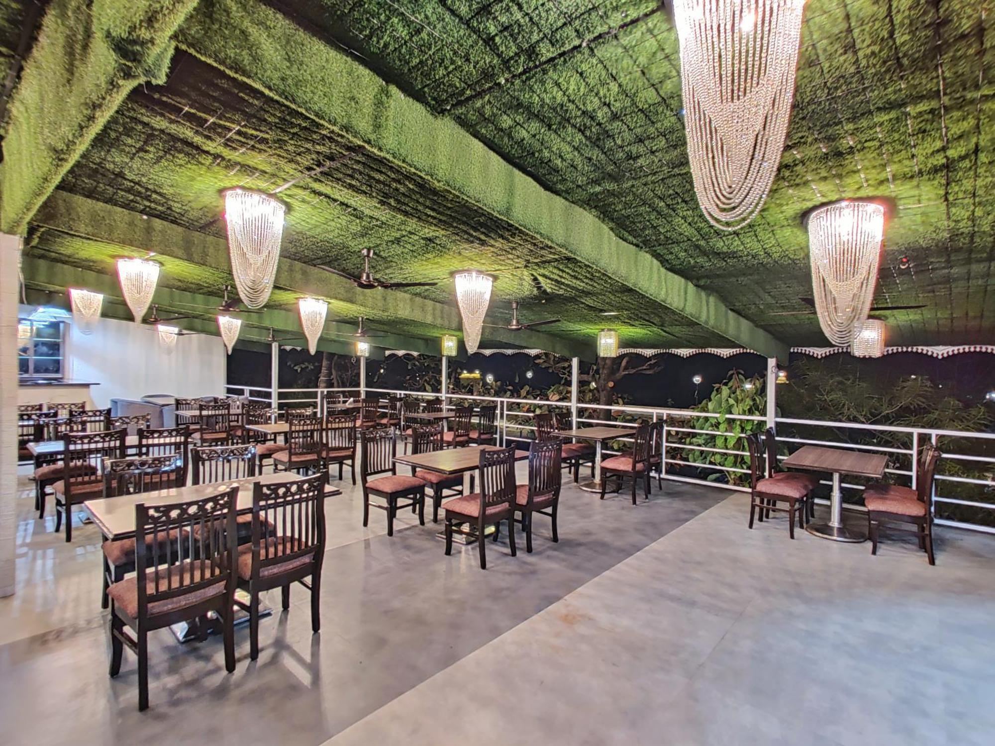 Golden Chariot Hotel Daman Kültér fotó