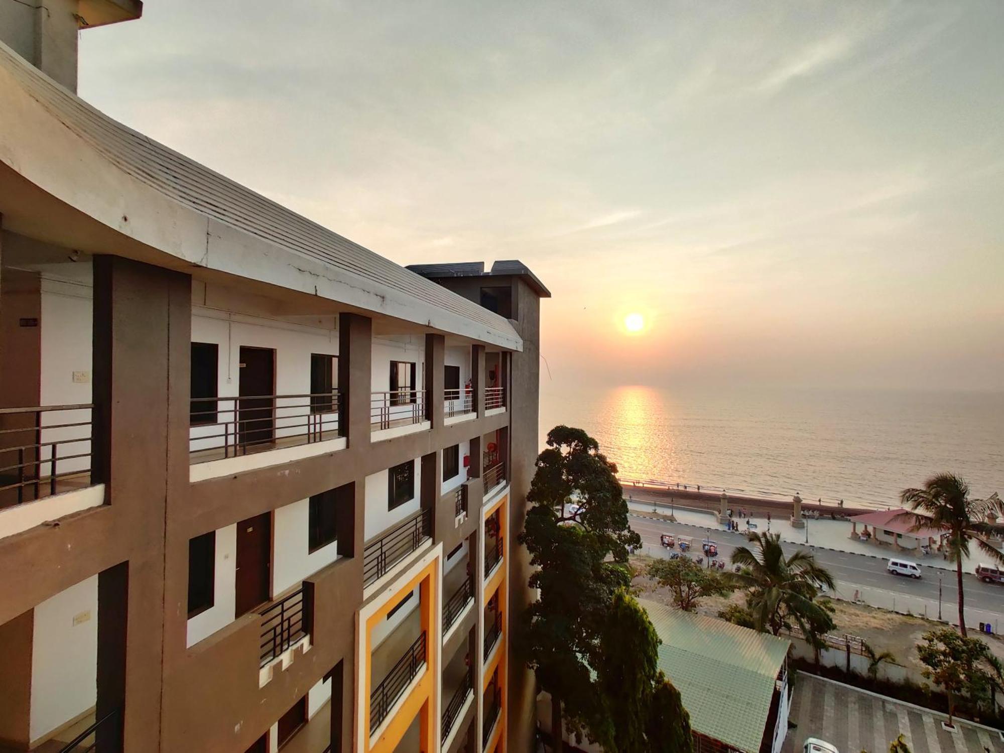 Golden Chariot Hotel Daman Kültér fotó
